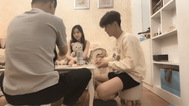 Nhậu đêm cùng người yêu bạn thân - VLXX.AS