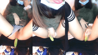 Em bé ngây thơ livestream show hàng Phần 2