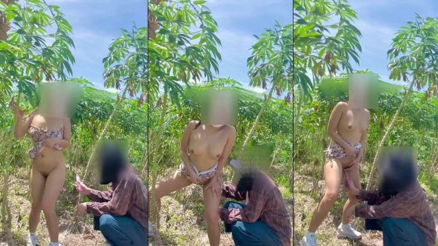 Đang public trên đồi thì gặp anh trai làm rẫy vào giúp một tay để người yêu đứng quay phim - VLXX.AS